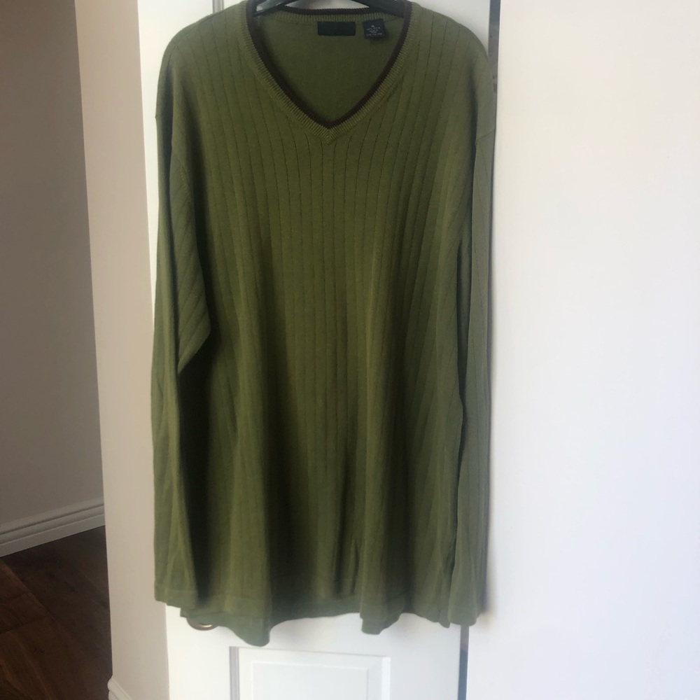 Cotton V NECK SWEATER OLIVE W/BROWN TRIM ON COLLAR SZ-XL GOOD CONDITION 💚🤎